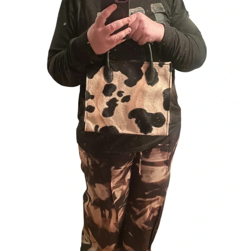 EUC Faux Fur Cow Animal Print Black and Tan Shoulder Tote Bag - Picture 8 of 8